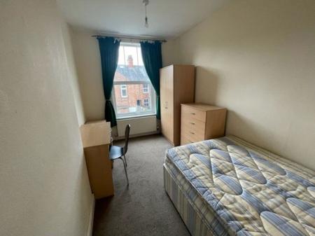 4 bedroom Property to let in Hartopp Road, Leicester
