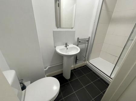 3 bedroom Property to let in London Road, Leicester