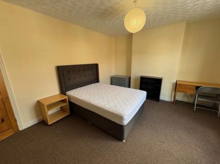 4 bedroom Property to let in Howard Road, Leicester