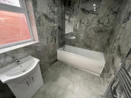 3 bedroom Property to let in St Leonards Road, Leicester