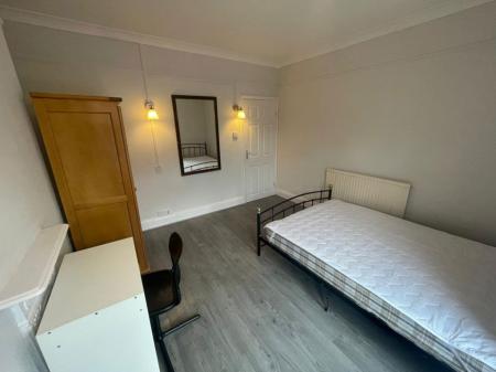 3 bedroom Property to let in St Leonards Road, Leicester