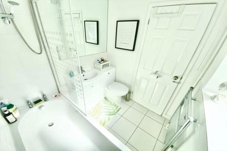 4 bedroom Property to let in Montague Road, Leicester