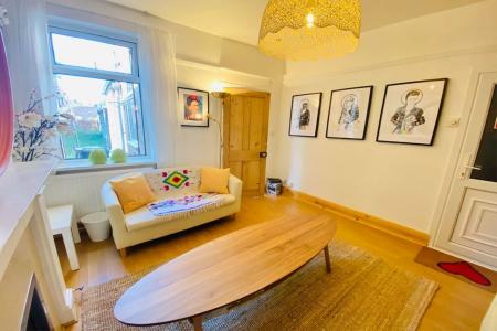 4 bedroom Property to let in Montague Road, Leicester