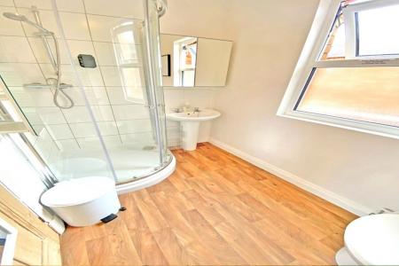 4 bedroom Property to let in Adderley Road