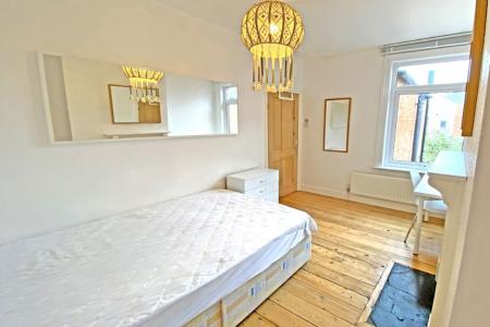 4 bedroom Property to let in Hartopp Road