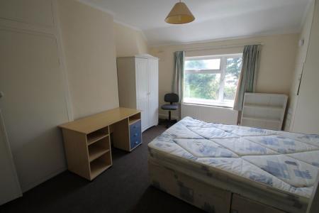 3 bedroom Property to let in Victoria Park Road, Leicester
