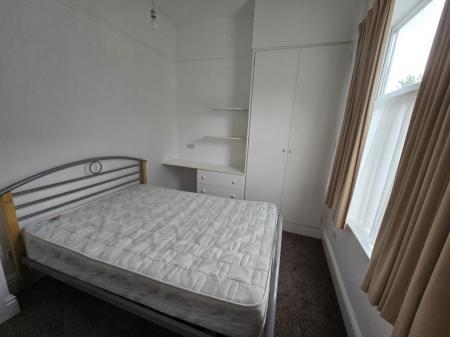 4 bedroom Property to let in Mundella Street, Leicester