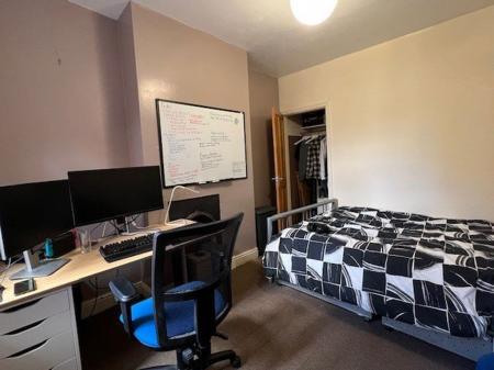2 bedroom Property to let in Burns Street, Leicester