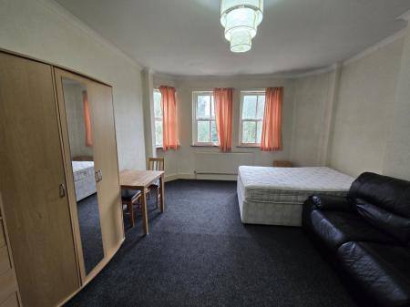1 bedroom Property to let in Springfield Road, Leicester