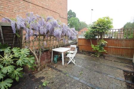 2 bedroom Property to let in Alexandra Road, Leicester