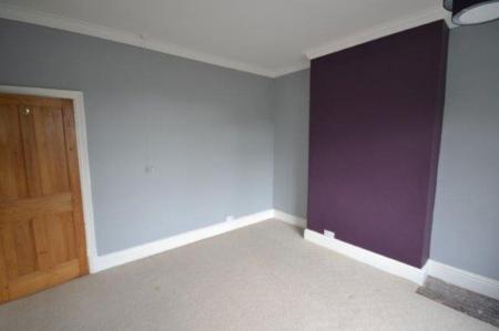 2 bedroom Property to let in Clarendon Park Road, Leicester