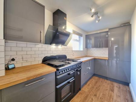 2 bedroom Property to let in Montague Road, Leicester