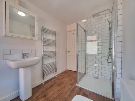2 bedroom Property to let in Montague Road, Leicester