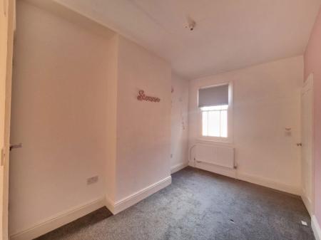 2 bedroom Property to let in Montague Road, Leicester