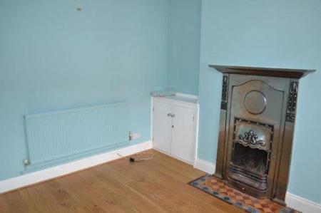 2 bedroom Property to let in Clarendon Park Road, Leicester