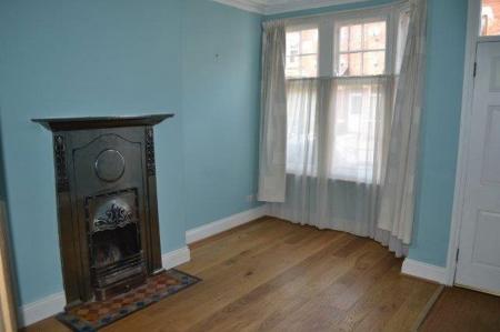 2 bedroom Property to let in Clarendon Park Road, Leicester