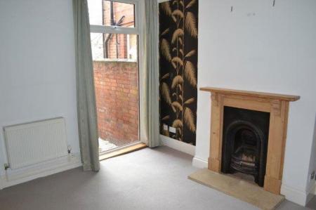2 bedroom Property to let in Clarendon Park Road, Leicester