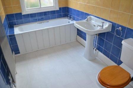 2 bedroom Property to let in Clarendon Park Road, Leicester