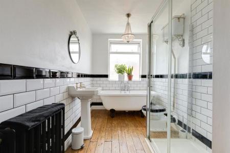 2 bedroom Property to let in St Leonards Road, Leicester