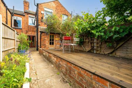 2 bedroom Property to let in St Leonards Road, Leicester