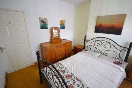 2 bedroom Property to let in West Avenue, Leicester