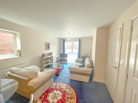 2 bedroom Apartment for sale in Knighton Lane, Leicester
