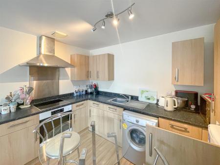 2 bedroom Apartment for sale in Knighton Lane, Leicester