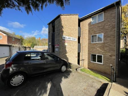 1 bedroom Flat for sale in Pollard Court, Stoneygate