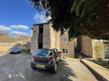 1 bedroom Flat for sale in Pollard Court, Stoneygate