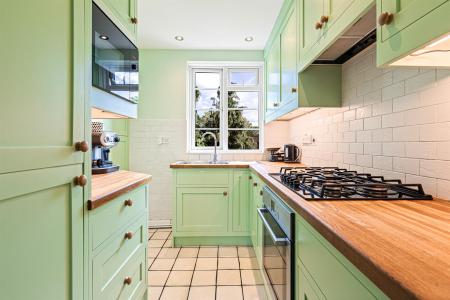 2 bedroom Apartment for sale in Knighton Park Road, Leicester
