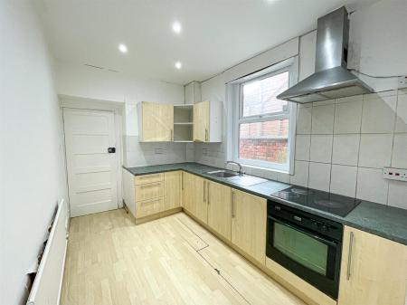 2 bedroom Terraced House for sale in Beaconsfield Road, Leicester