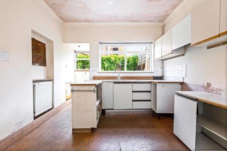 3 bedroom End of terrace house for sale in Gordon Avenue, Leicester