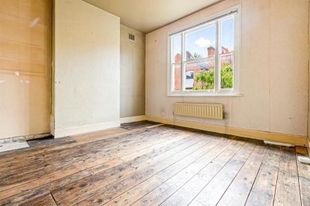 3 bedroom End of terrace house for sale in Gordon Avenue, Leicester