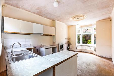 3 bedroom End of terrace house for sale in Gordon Avenue, Leicester