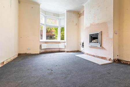 3 bedroom End of terrace house for sale in Gordon Avenue, Leicester