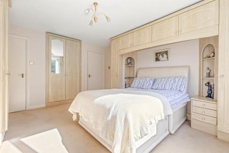 2 bedroom Apartment for sale in Holmfield Court, Leicester