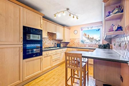 2 bedroom Apartment for sale in Holmfield Court, Leicester