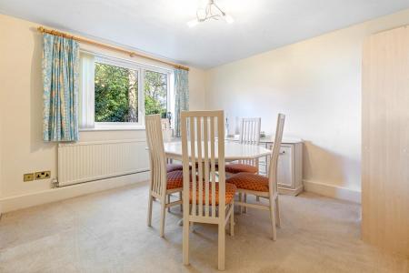 2 bedroom Apartment for sale in Holmfield Court, Leicester