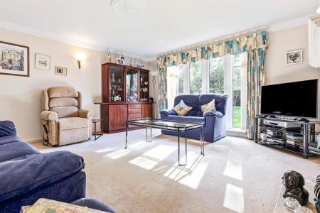 2 bedroom Apartment for sale in Holmfield Court, Leicester