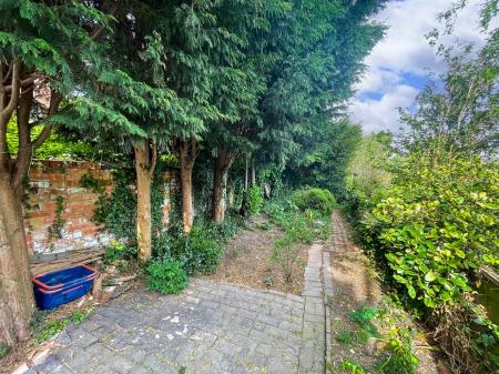 2 bedroom Terraced House for sale in Pope Street, Knighton Fields