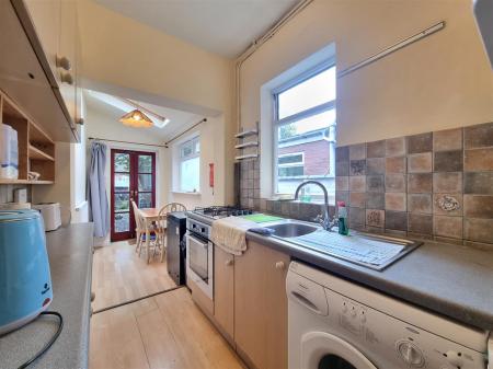 2 bedroom Terraced House for sale in Avenue Road Extension, Clarendon Park, Leicester