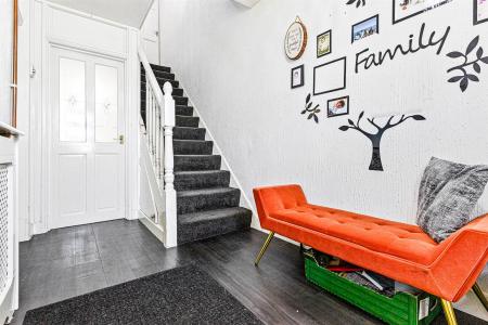 3 bedroom End of terrace house for sale in Knightsbridge Road, Glen Parva, Leicester