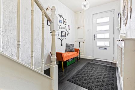 3 bedroom End of terrace house for sale in Knightsbridge Road, Glen Parva, Leicester