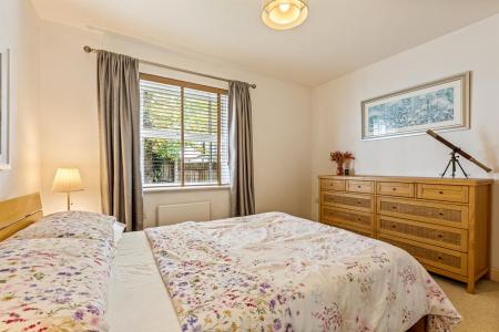 2 bedroom Apartment for sale in Stoneleigh, Knighton Park Road, Leicester