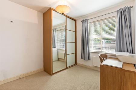 2 bedroom Apartment for sale in Stoneleigh, Knighton Park Road, Leicester
