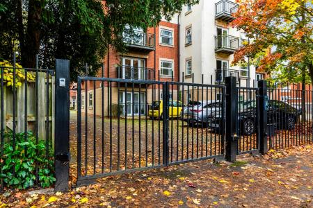 2 bedroom Apartment for sale in Stoneleigh, Knighton Park Road, Leicester