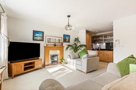 2 bedroom Apartment for sale in Stoneleigh, Knighton Park Road, Leicester