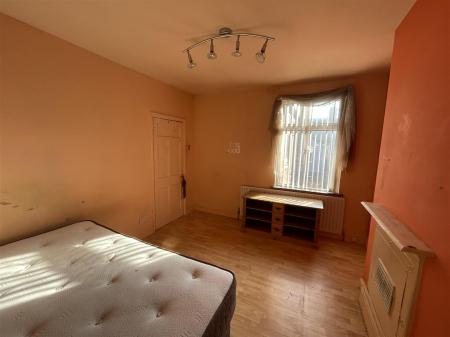 3 bedroom Terraced House for sale in Chepstow Road, Leicester