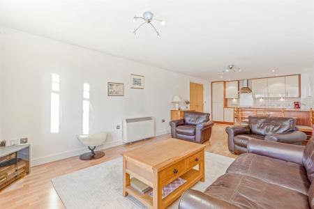 2 bedroom Apartment for sale in The Laurels, Knighton Park Road, Stoneygate