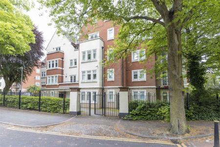 2 bedroom Apartment for sale in The Laurels, Knighton Park Road, Stoneygate